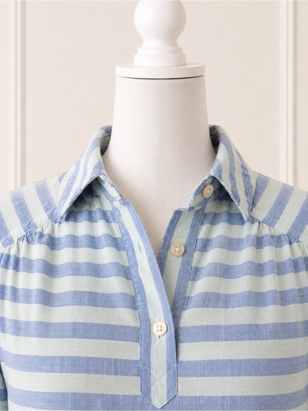 Vineyard Vines Linen/Cotton Blend Blue/Green Striped Popover Shirt Women’s XS - Picture 2 of 5